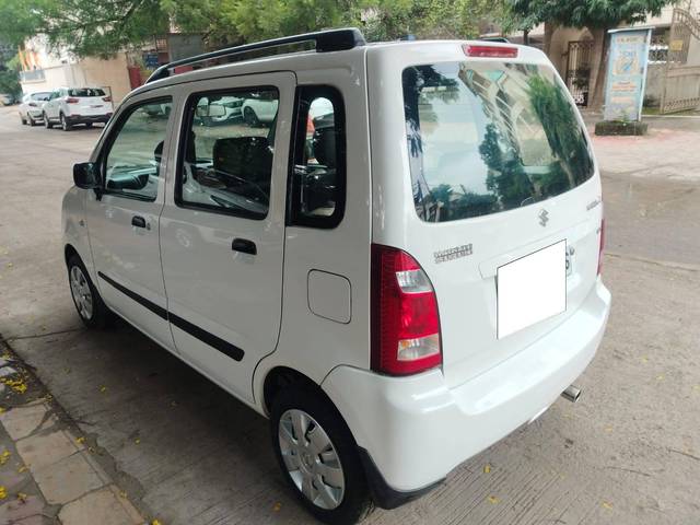 https://images10.gaadi.com/usedcar_image/4171559/original/processed_b7ab83a82980b5fa28ef81a82cc812b5.jpg?imwidth=6402