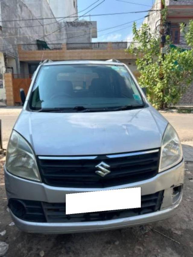 https://images10.gaadi.com/usedcar_image/4171591/original/processed_ccc4be39-b469-4a03-b45f-f9370b4ace9e.jpeg?imwidth=6401