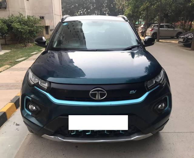 https://images10.gaadi.com/usedcar_image/4171627/original/processed_fe2eebe9d2d8685fc9a1600f707b68fb.jpg?imwidth=6401