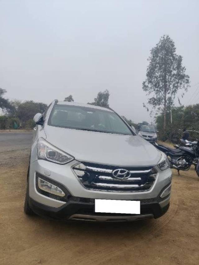 https://images10.gaadi.com/usedcar_image/4171659/original/processed_923e1493-633e-46de-af22-2e5c4083cc9c.jpg?imwidth=6402