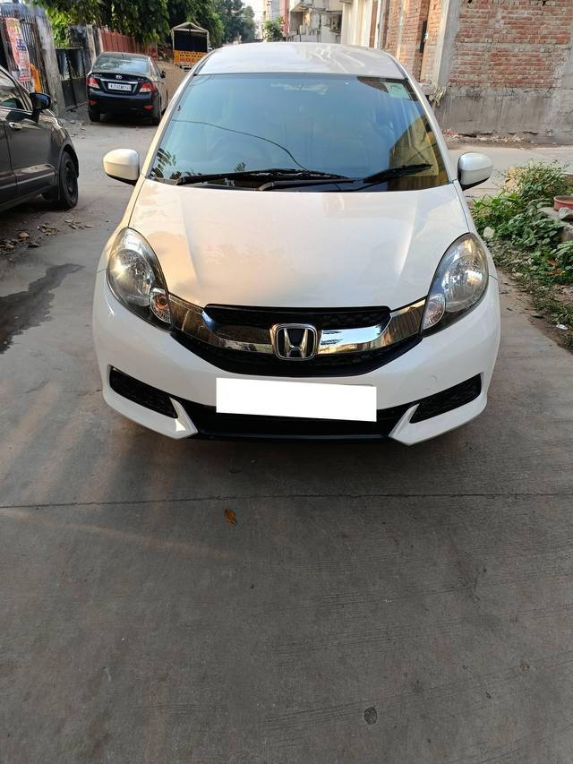 https://images10.gaadi.com/usedcar_image/4171693/original/processed_98e12df35980ce28669d6b1325e444ac.jpg?imwidth=6400