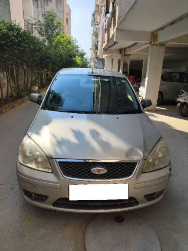 https://images10.gaadi.com/usedcar_image/4171733/original/processed_7a424592-9fc2-4580-861d-8acb4314dd87.jpg?imwidth=6400