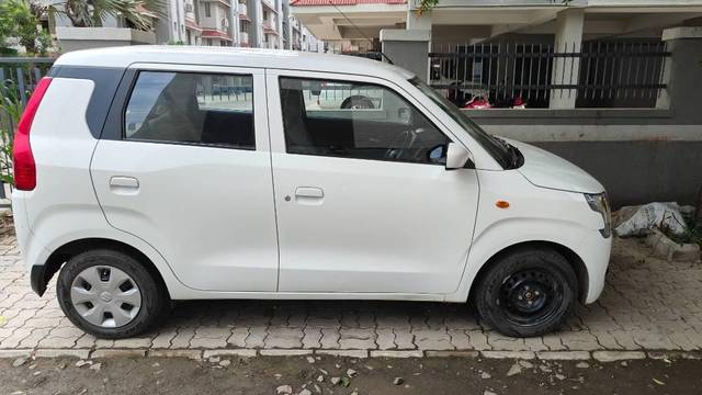 https://images10.gaadi.com/usedcar_image/4171756/original/processed_da98dd79-dab3-400f-bfd0-6f59ebc7057b.jpg?imwidth=6401