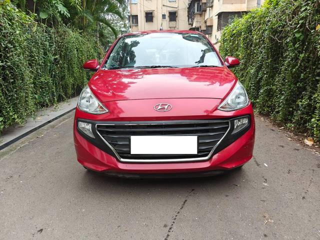 https://images10.gaadi.com/usedcar_image/4171760/original/processed_6ee5c128a402eb2ad0dce60d02b8513e.jpeg?imwidth=6400