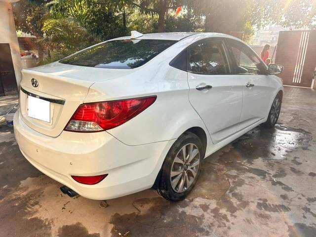 https://images10.gaadi.com/usedcar_image/4171806/original/processed_0021f06a0fb4ce6643549b30939d5a75.jpg?imwidth=6401