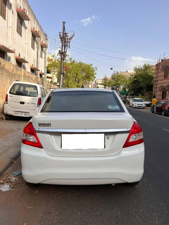 https://images10.gaadi.com/usedcar_image/4171814/original/processed_85d00dbb935debb1248dc588ad3f35c4.jpg?imwidth=6402