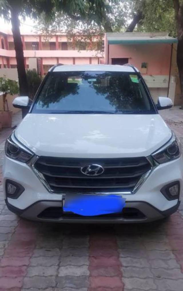 https://images10.gaadi.com/usedcar_image/4171853/original/processed_c8e5f79b-7f15-4ea6-b2e4-0ffb8fdc3754.jpg?imwidth=6400