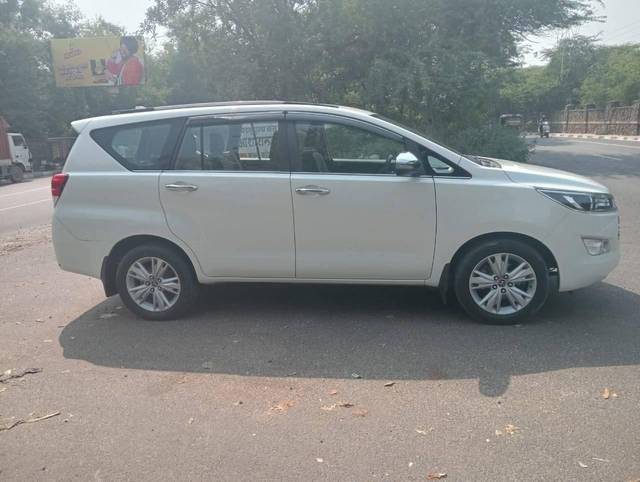 https://images10.gaadi.com/usedcar_image/4171875/original/processed_89b93e04c45364555060a513718de09b.jpg?imwidth=6401