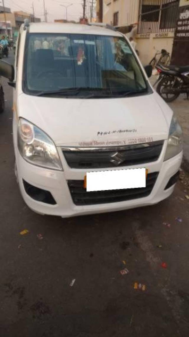 https://images10.gaadi.com/usedcar_image/4171884/original/processed_36d57f88-f5d8-4095-adb5-ba8ec735db28.jpg?imwidth=6400