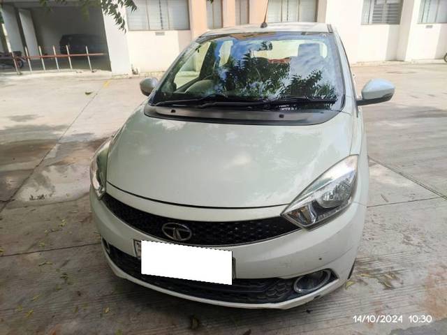 https://images10.gaadi.com/usedcar_image/4171912/original/processed_4f2c2c7c-a82a-4ad3-8f4e-3155e4c4cf91.jpg?imwidth=6400