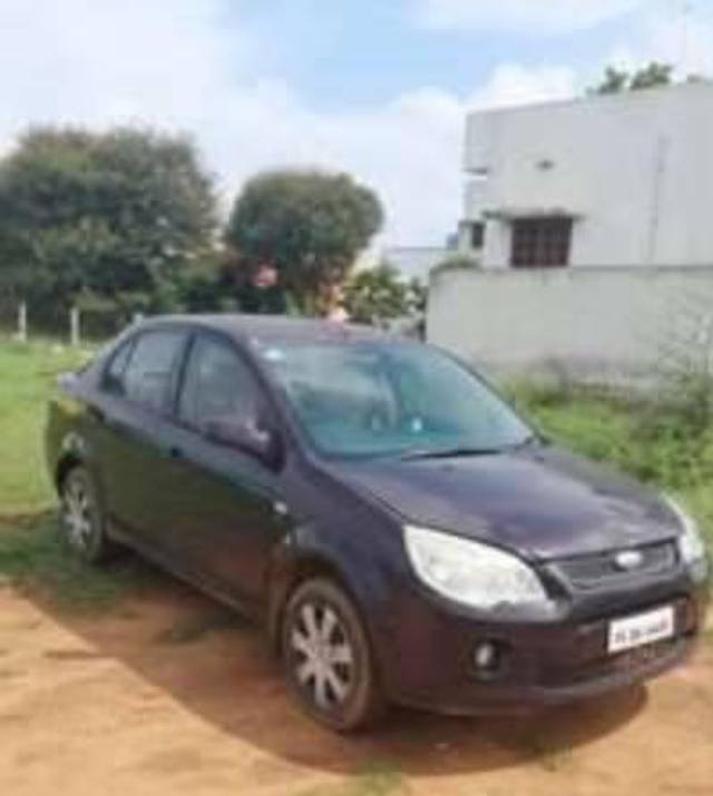 https://images10.gaadi.com/usedcar_image/4172022/original/processed_fc81ef39-d79d-4a12-bb35-b2891fe3788e.jpg?imwidth=6400