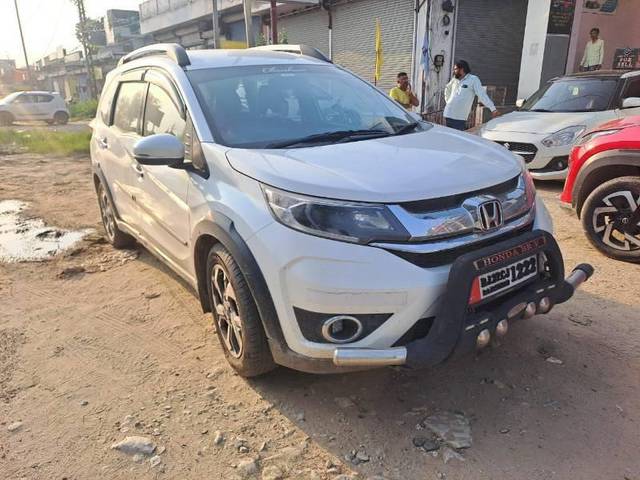 https://images10.gaadi.com/usedcar_image/4172088/original/processed_f6a179a7-23fe-4b18-bad2-b920875d83dc.jpg?imwidth=6400