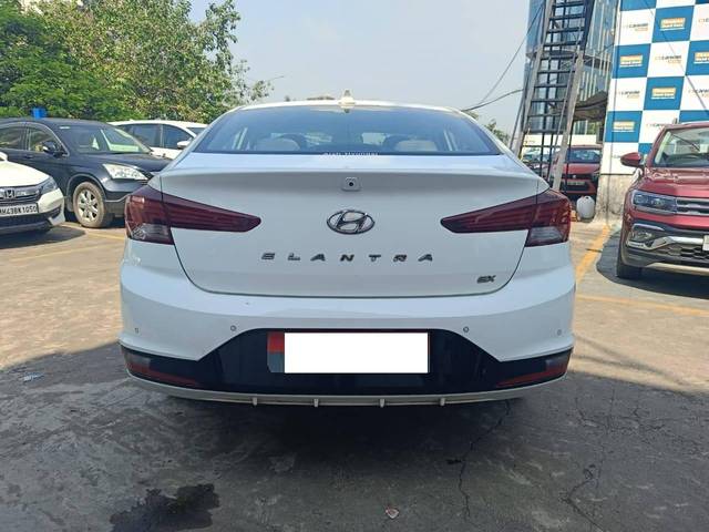 https://images10.gaadi.com/usedcar_image/4172144/original/processed_3b7ee09187b9544ef604d4ce8508a71e.jpg?imwidth=6401