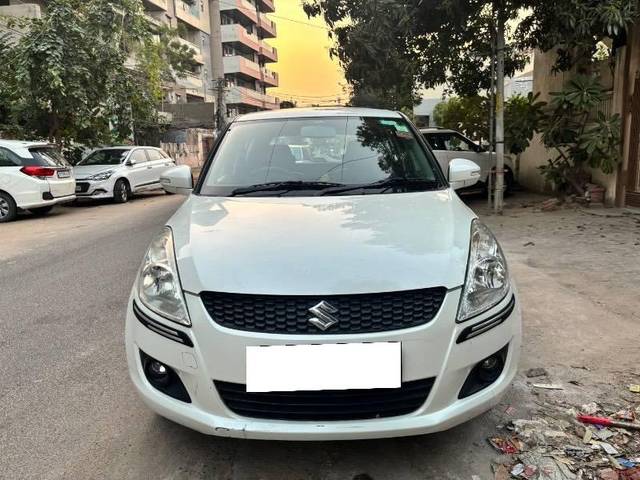 https://images10.gaadi.com/usedcar_image/4172174/original/processed_aea2d482-fdaa-4e58-9b0b-347702ee61ee.jpg?imwidth=6400