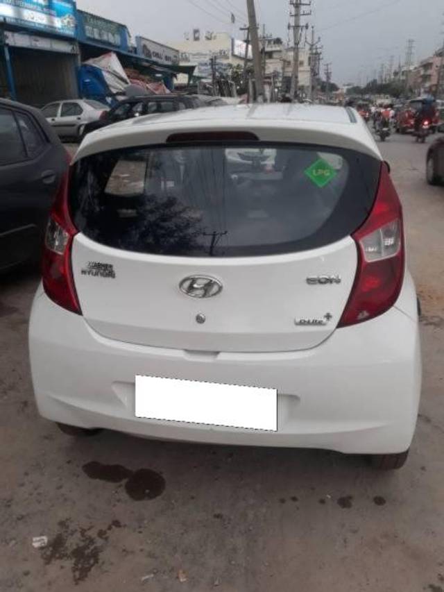 https://images10.gaadi.com/usedcar_image/4172199/original/processed_ee9bff1a-ed56-4ba2-a339-f4ee571b021a.jpeg?imwidth=6401