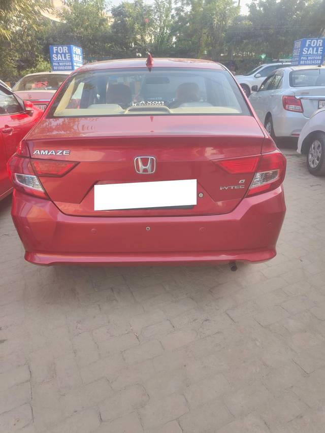 https://images10.gaadi.com/usedcar_image/4172263/original/processed_e063fa5a17fef2416499b8f2e02923b9.jpg?imwidth=6401