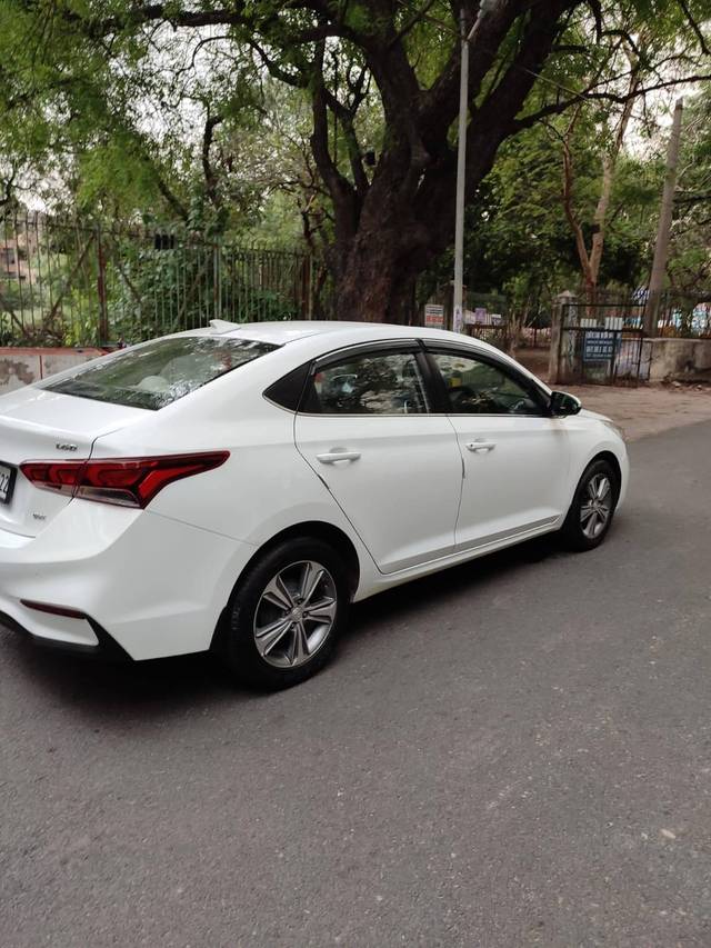 https://images10.gaadi.com/usedcar_image/4172284/original/processed_580064294c5c7c8c26a2e25d73ab6cbd.jpg?imwidth=6402