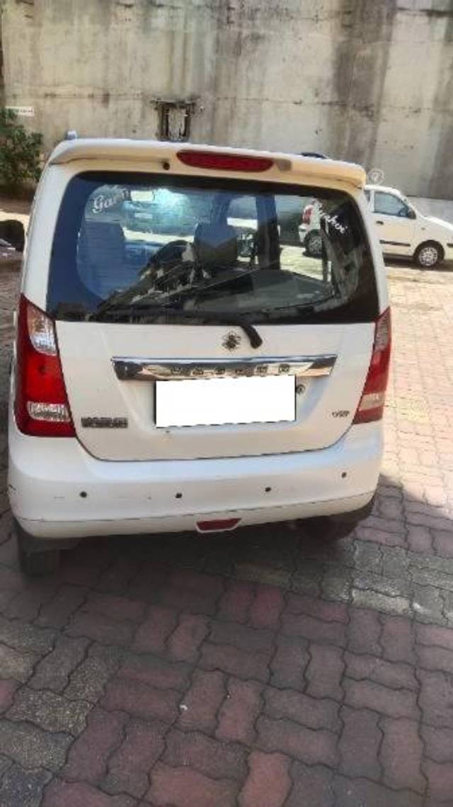 https://images10.gaadi.com/usedcar_image/4172292/original/processed_3bbc164e-26f6-43a0-b4ce-d348eb14f01b.jpg?imwidth=6401