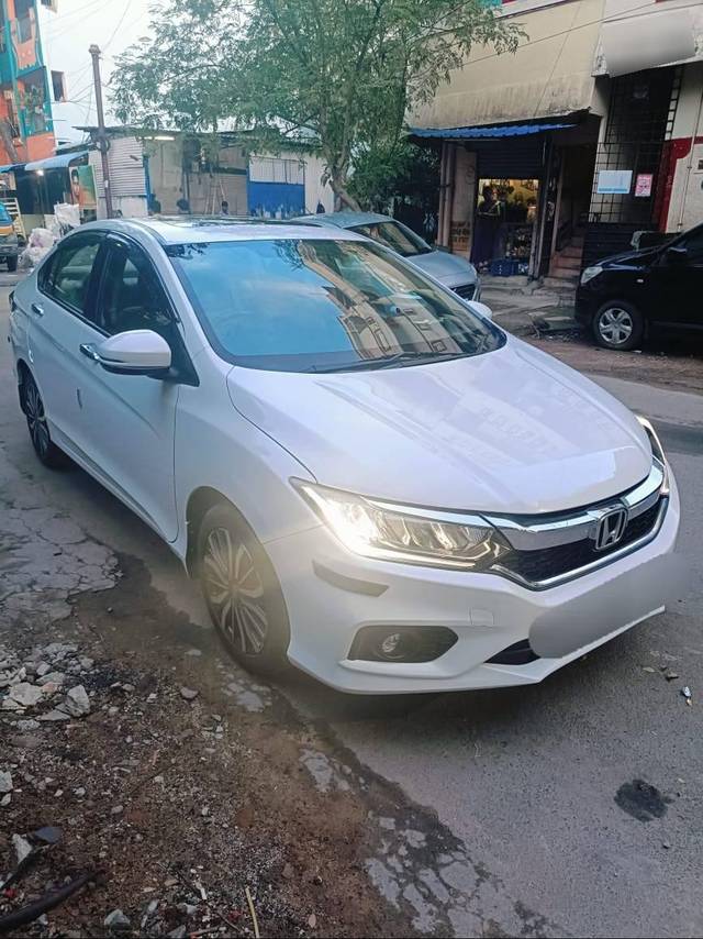 https://images10.gaadi.com/usedcar_image/4172301/original/processed_07c22a42cfa0d27d921d6751e66626df.jpg?imwidth=6400