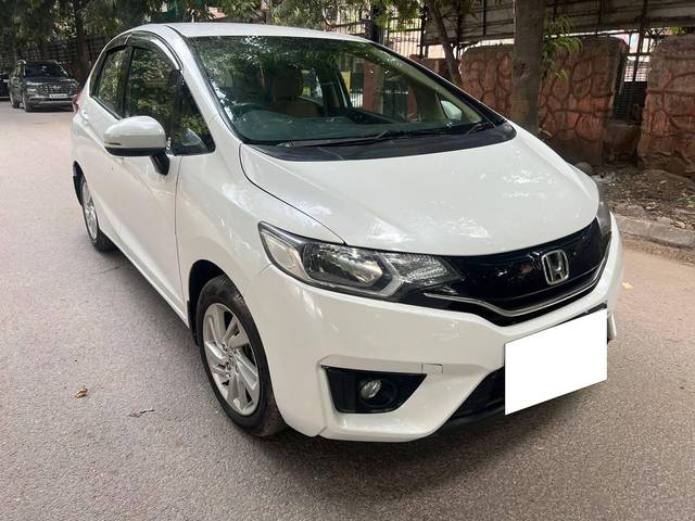 https://images10.gaadi.com/usedcar_image/4172324/original/processed_b489274781fad4a55acaa0844c32a6f3.jpeg?imwidth=6400