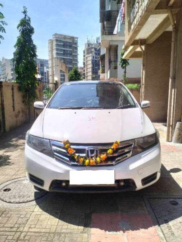 https://images10.gaadi.com/usedcar_image/4172328/original/processed_8ef06b33-fd00-418a-8176-b8dc40ab53b0.jpg?imwidth=6402