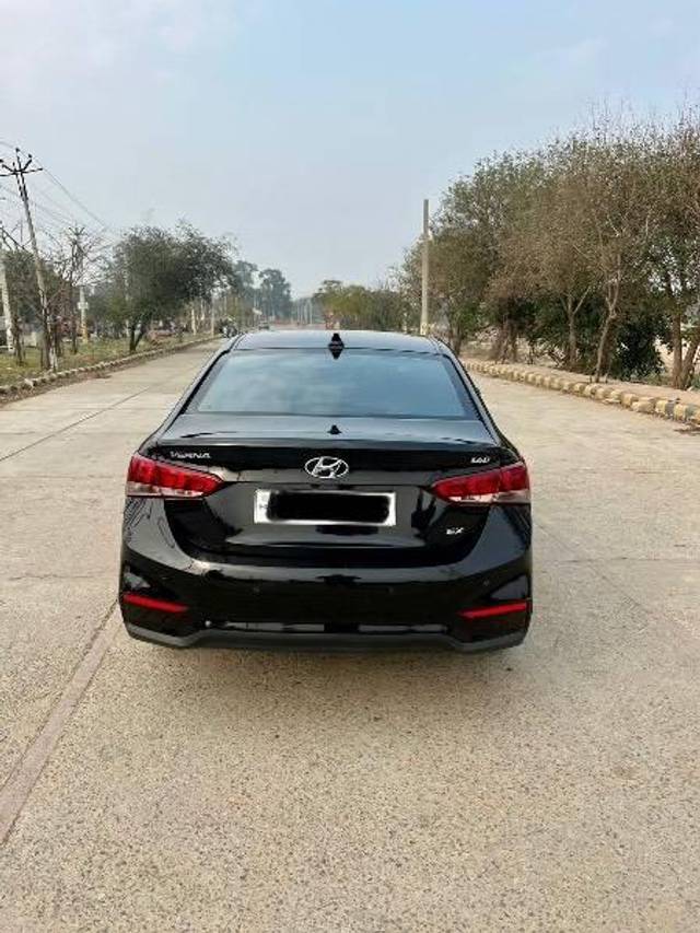 https://images10.gaadi.com/usedcar_image/4172342/original/processed_8311daeb-24b4-45c8-8ab6-37f0a5c33403.jpeg?imwidth=6402