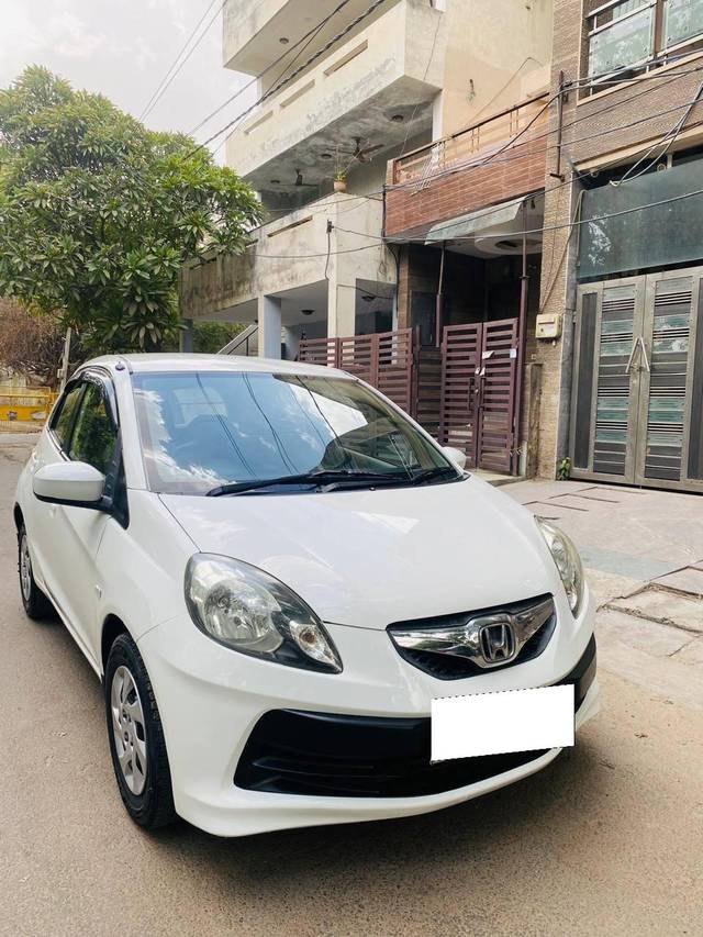 https://images10.gaadi.com/usedcar_image/4172347/original/processed_faa3c3b6f5243061c2c665195d025296.jpeg?imwidth=6400