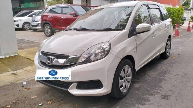 https://images10.gaadi.com/usedcar_image/4172354/original/processed_0a265ecd2d595d297e26ad6d13b598a1.jpeg?imwidth=6400