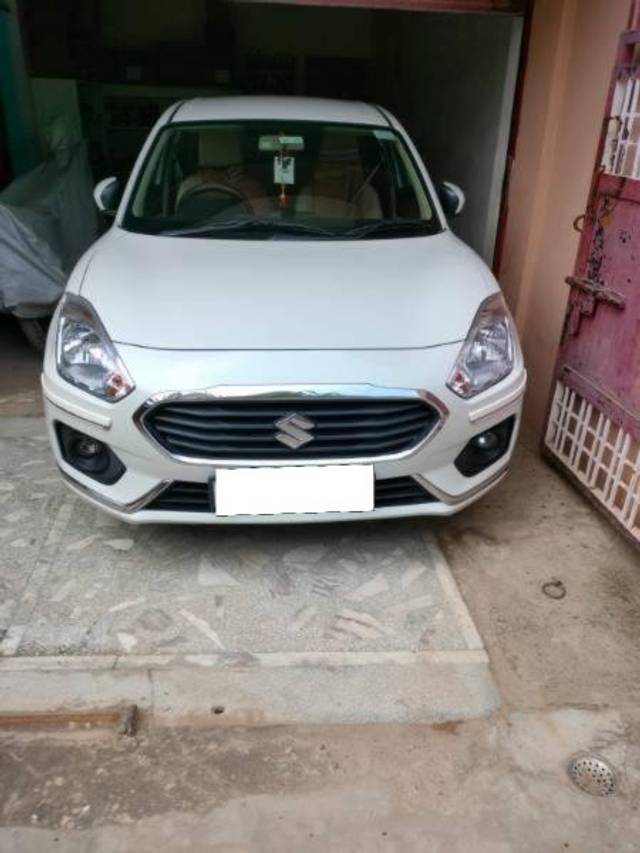 https://images10.gaadi.com/usedcar_image/4172449/original/processed_5fab4b0f-c131-497a-ba5c-7a7d19f8dfd0.jpg?imwidth=6400