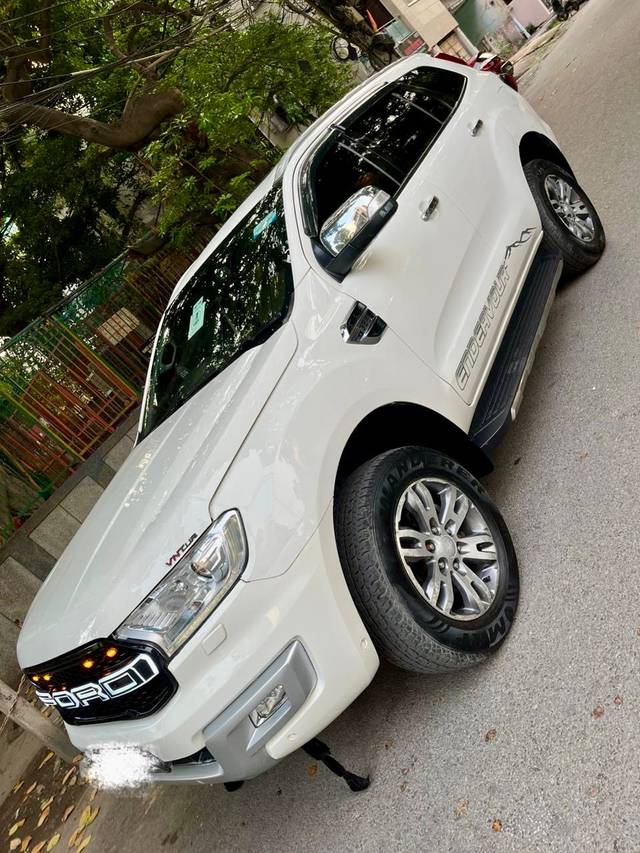 https://images10.gaadi.com/usedcar_image/4172467/original/5788781bb55c95fde701c09432118797.jpg?imwidth=6402