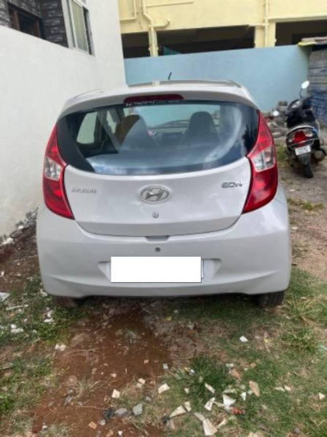 https://images10.gaadi.com/usedcar_image/4172544/original/processed_b76deb6f-d2d8-4a6c-a228-a2101aa9b8a3.jpg?imwidth=6402