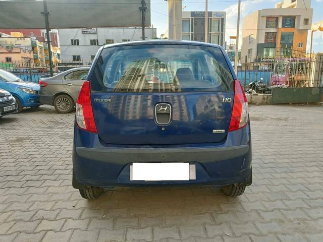 https://images10.gaadi.com/usedcar_image/4172630/original/processed_fd9822f31bc35cb0abd0e5d70e838722.jpeg?imwidth=6402