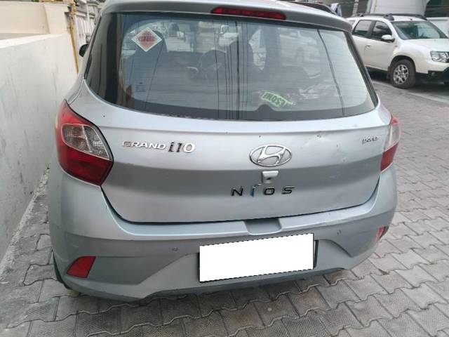 https://images10.gaadi.com/usedcar_image/4172637/original/processed_098b19b3-4f56-4aa0-962f-459ded5d418f.jpg?imwidth=6401