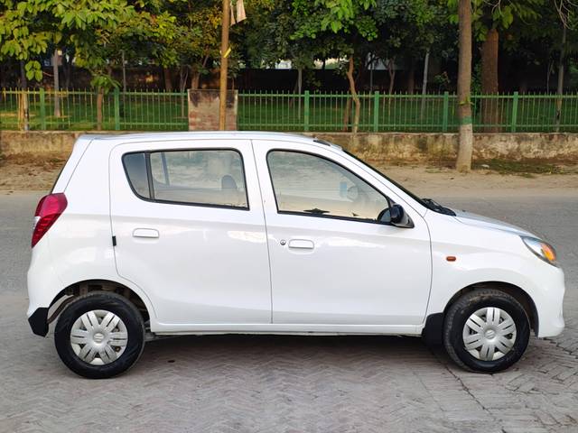 https://images10.gaadi.com/usedcar_image/4172702/original/processed_cce589e6d60dd48368ae7a0a17946121.jpg?imwidth=6401