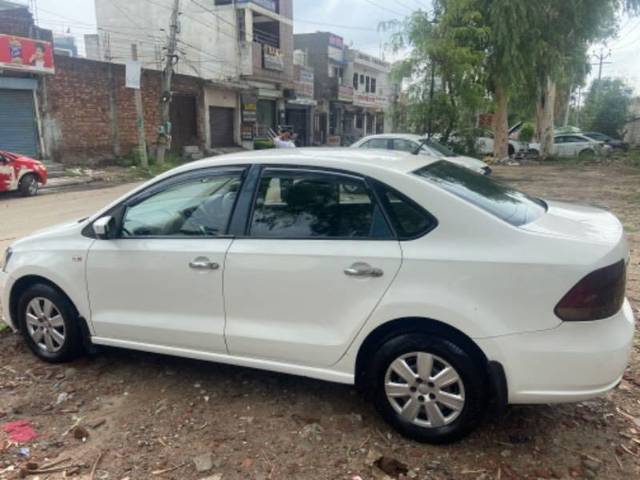 https://images10.gaadi.com/usedcar_image/4172923/original/processed_9979538b-9001-45fc-a6f2-c3d3e7551012.jpg?imwidth=6401