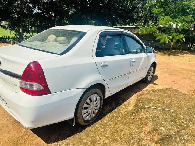 https://images10.gaadi.com/usedcar_image/4172932/original/processed_f82e7bc9-7676-49b6-96ec-a4e61ecda62e.jpeg?imwidth=6401