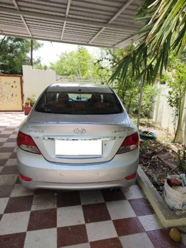 https://images10.gaadi.com/usedcar_image/4172951/original/processed_42c69f73-8007-435c-9cce-fcfd8c53252d.jpg?imwidth=6402