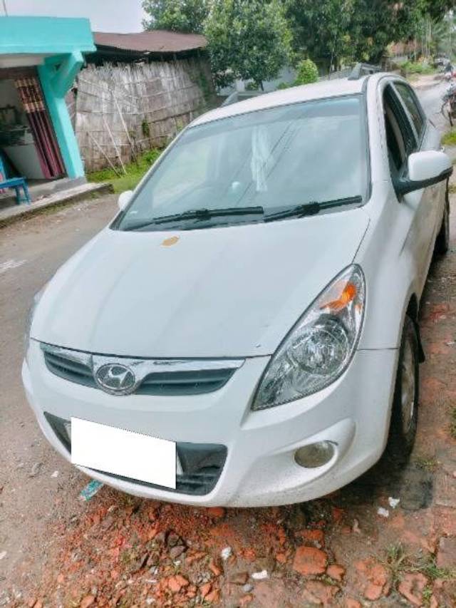 https://images10.gaadi.com/usedcar_image/4173100/original/processed_febffea0-790b-49e4-8447-b48fc90f0ac3.jpg?imwidth=6401