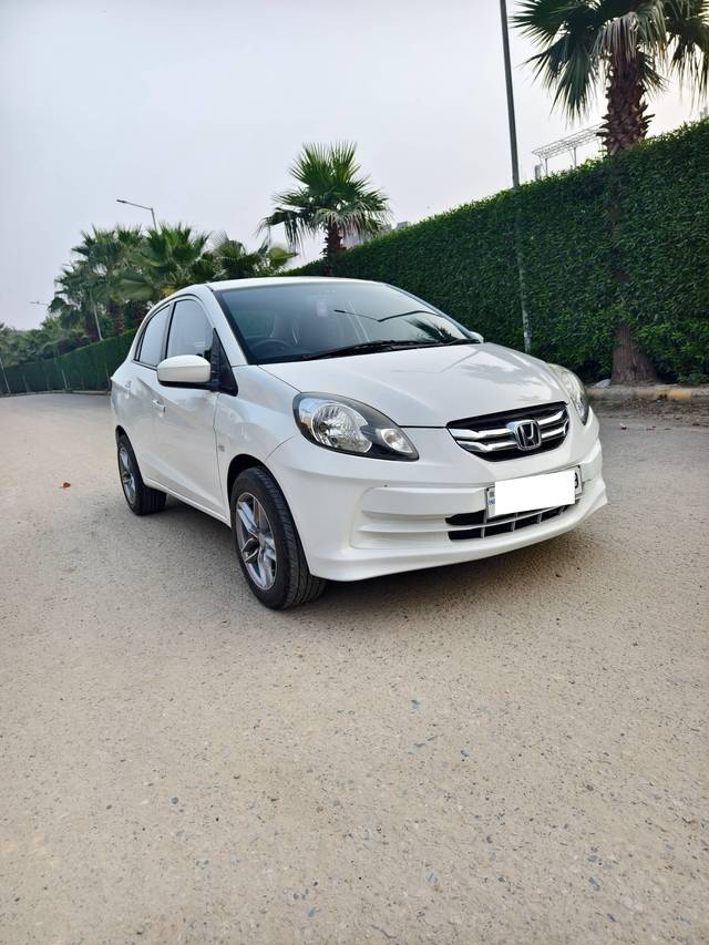 https://images10.gaadi.com/usedcar_image/4173263/original/processed_c5c74b920c74691c228cc7ba5b48b188.jpg?imwidth=6400