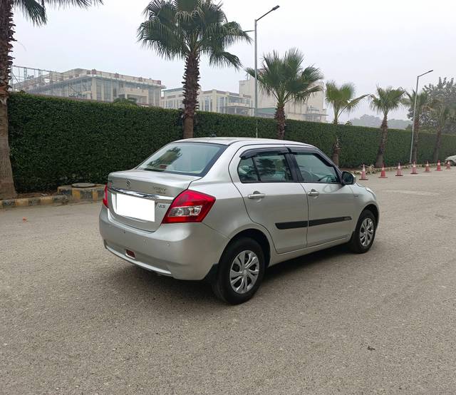 https://images10.gaadi.com/usedcar_image/4173272/original/processed_cca550884cf79c1ab65baa15e60b3e50.jpg?imwidth=6402