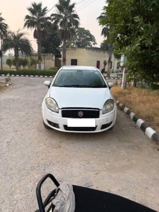 https://images10.gaadi.com/usedcar_image/4173290/original/processed_1d554931-58b7-4656-9ff5-ca530bc4691d.jpeg?imwidth=6400