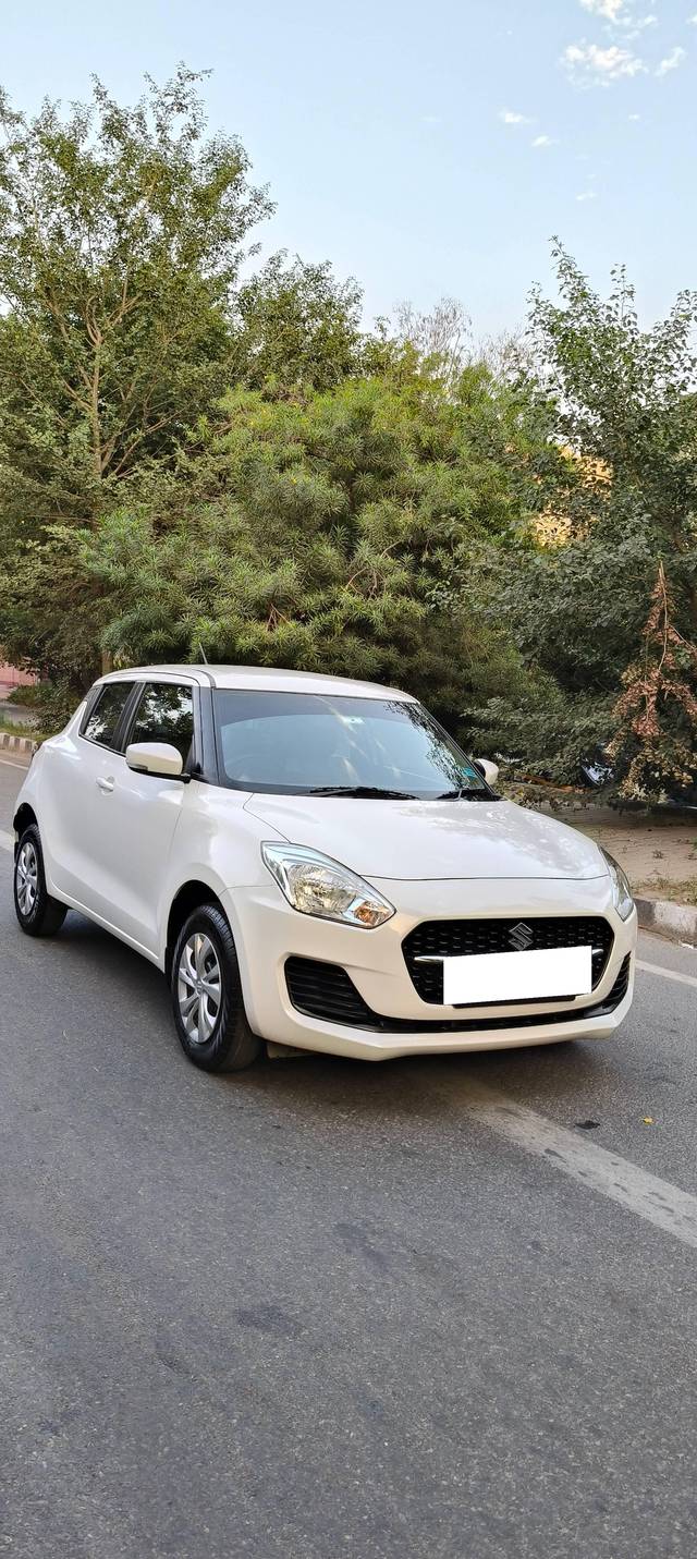 https://images10.gaadi.com/usedcar_image/4173294/original/processed_fc9e63d8b73bef3746b226ef2b8d8600.jpg?imwidth=6401