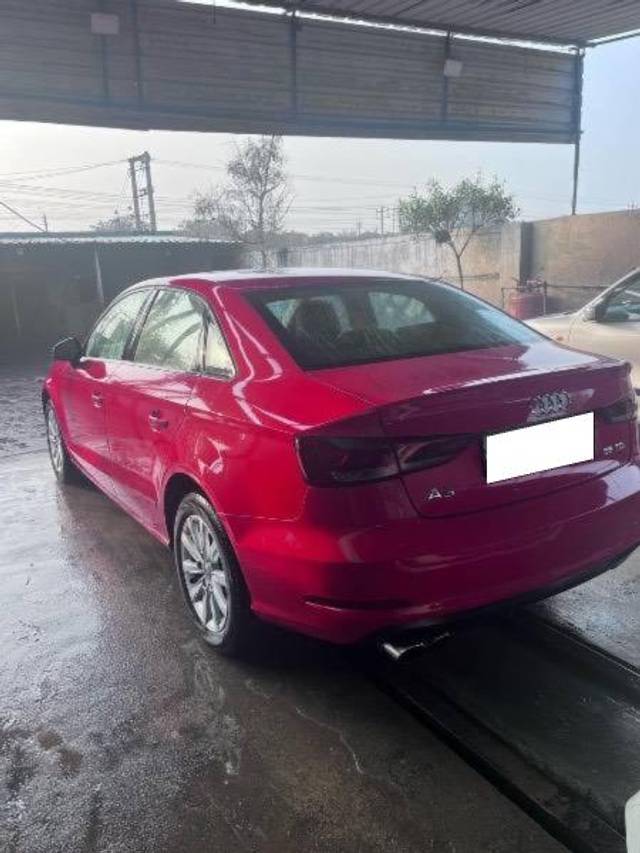 https://images10.gaadi.com/usedcar_image/4173308/original/processed_2337509d-8a24-4066-9fdf-56b88ddb14de.jpeg?imwidth=6400