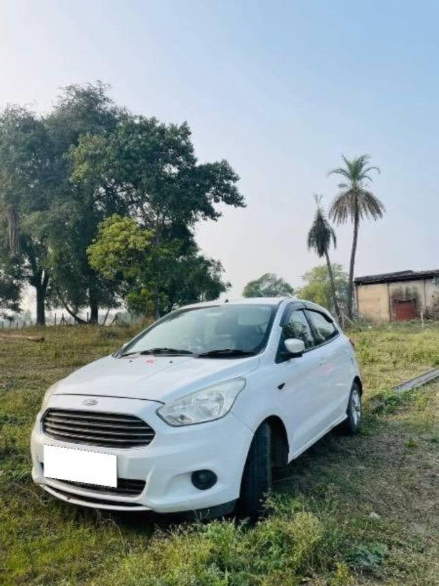 https://images10.gaadi.com/usedcar_image/4173335/original/processed_6f4e267d-b51b-412a-a4d4-b715cd1c344d.jpeg?imwidth=6402