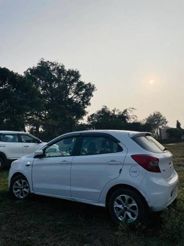 https://images10.gaadi.com/usedcar_image/4173335/original/processed_b10771d2-b8ad-49c2-9bba-75d3255f81e0.jpeg?imwidth=6401