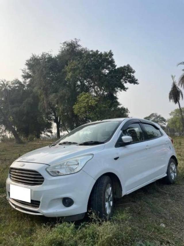 https://images10.gaadi.com/usedcar_image/4173335/original/processed_dd726c14-2308-41d9-a76d-4c8c1239b47b.jpeg?imwidth=6400