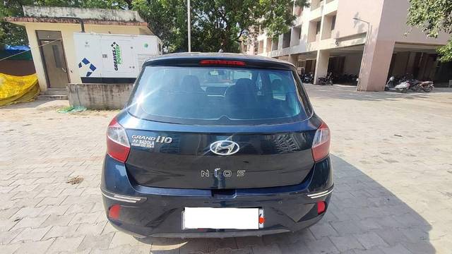 https://images10.gaadi.com/usedcar_image/4173430/original/processed_4ce4adec-a262-48aa-8032-c7798eeaa3d8.jpg?imwidth=6402