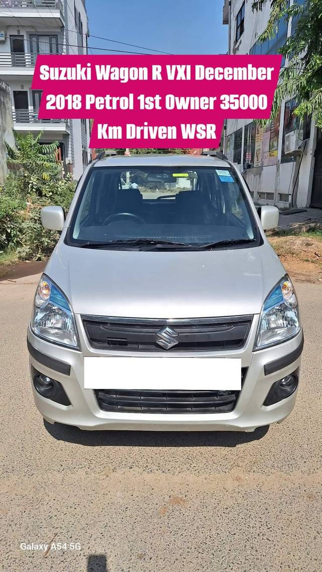 https://images10.gaadi.com/usedcar_image/4173432/original/processed_bb0d704f5b308a83f9a0a407fc99e7b3.jpg?imwidth=6401