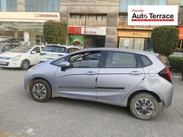 https://images10.gaadi.com/usedcar_image/4173434/original/2bf74397a3ce0e810ae65d5e532c1133.jpg?imwidth=6400