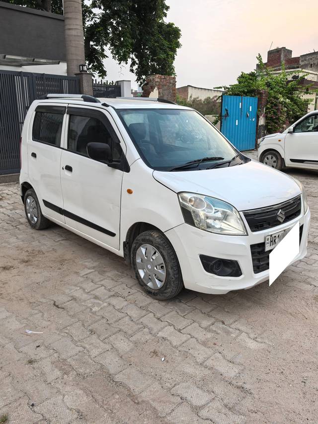 https://images10.gaadi.com/usedcar_image/4173596/original/processed_c2e45a7c9c50c9af32886634b9b97ee0.jpg?imwidth=6400